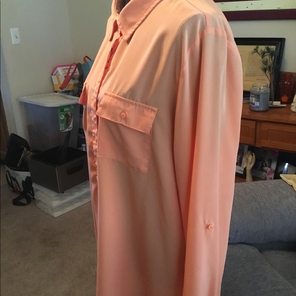 Button down blouse - Picture 2 of 4